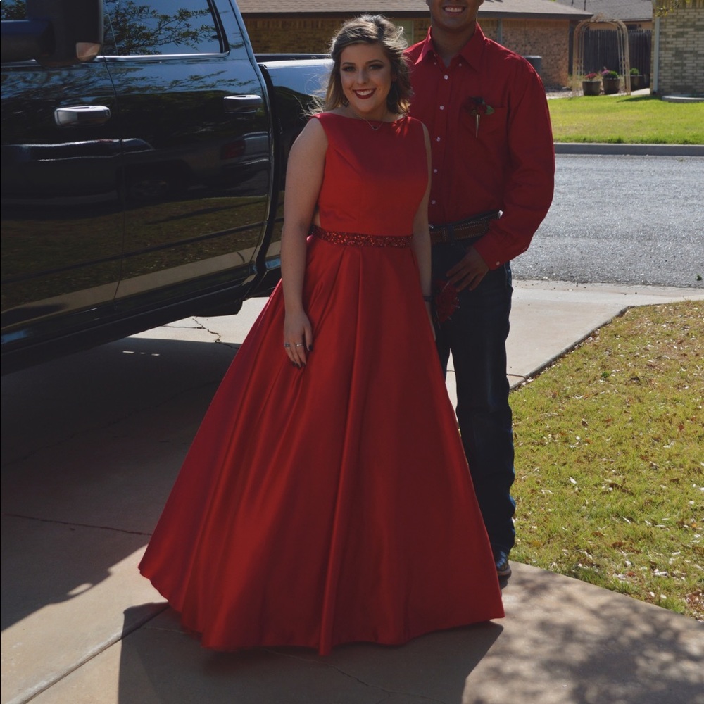 ❤️ Sherri Hill Prom Dress ❤️